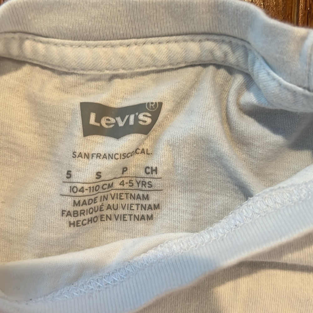 Levi’s White T-shirt with Red Logo Size 5 - Picture 4 of 5